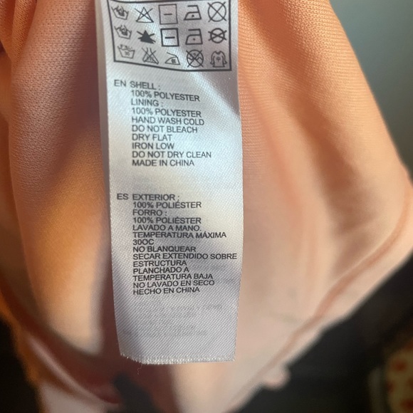 Peach flutter sleeve flowy dress - Picture 2 of 5